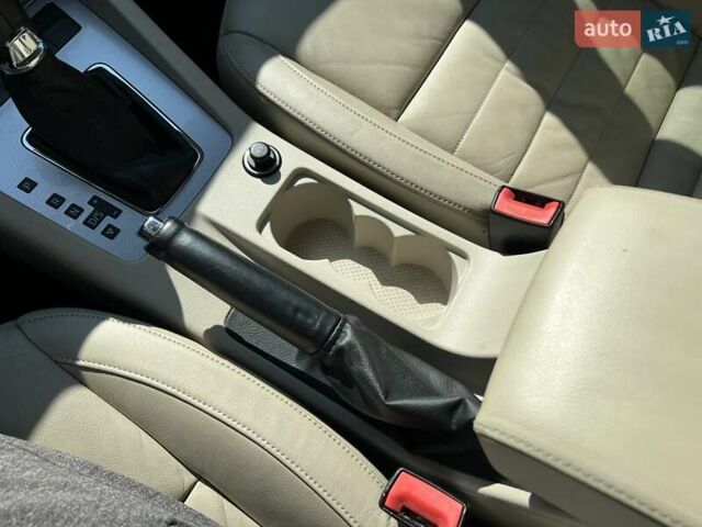 Черный Шкода Октавия, объемом двигателя 1.97 л и пробегом 220 тыс. км за 12300 $, фото 4 на Automoto.ua