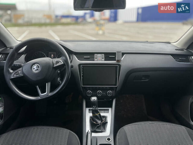 Черный Шкода Октавия, объемом двигателя 1.97 л и пробегом 275 тыс. км за 10200 $, фото 7 на Automoto.ua