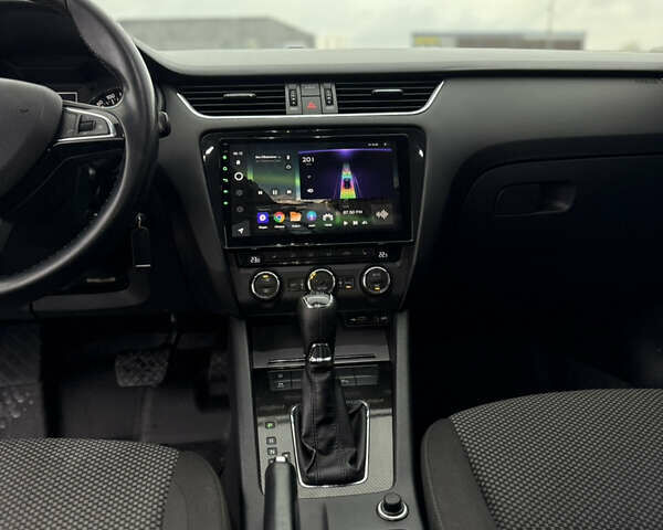 Черный Шкода Октавия, объемом двигателя 1.8 л и пробегом 194 тыс. км за 10500 $, фото 9 на Automoto.ua