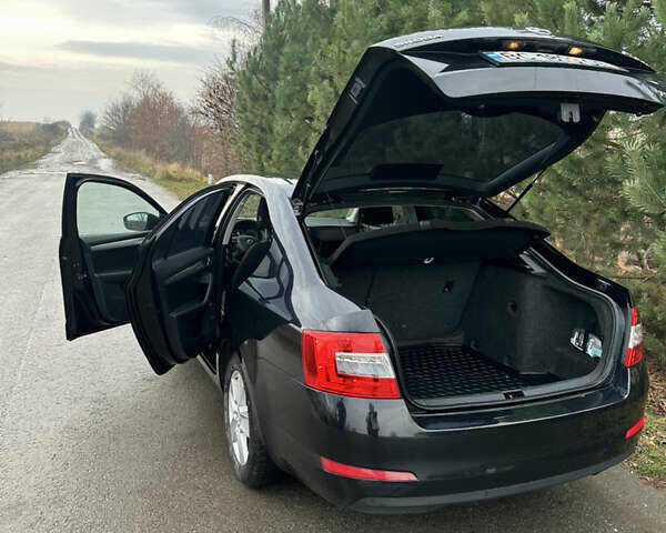 Чорний Шкода Октавія, об'ємом двигуна 1.2 л та пробігом 216 тис. км за 7800 $, фото 9 на Automoto.ua