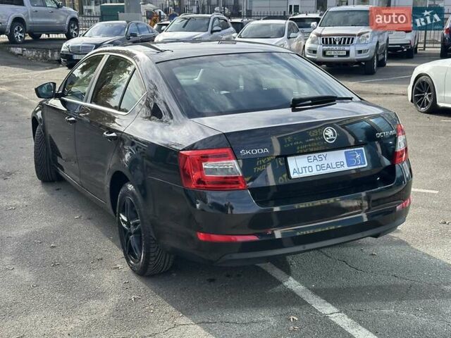 Черный Шкода Октавия, объемом двигателя 1.6 л и пробегом 300 тыс. км за 9790 $, фото 7 на Automoto.ua