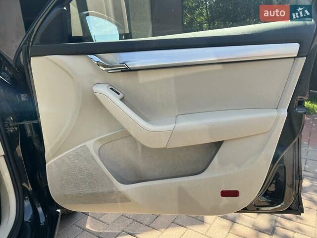 Черный Шкода Октавия, объемом двигателя 1.97 л и пробегом 220 тыс. км за 12300 $, фото 9 на Automoto.ua