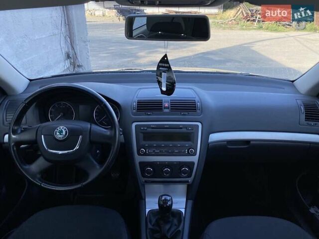 Шкода Октавия 2013 в Вознесенске на Automoto.ua Черный Шкода Октавия, объемом двигателя 1.4 л и пробегом 232 тыс. км за 6900 $, фото 2 на Automoto.ua