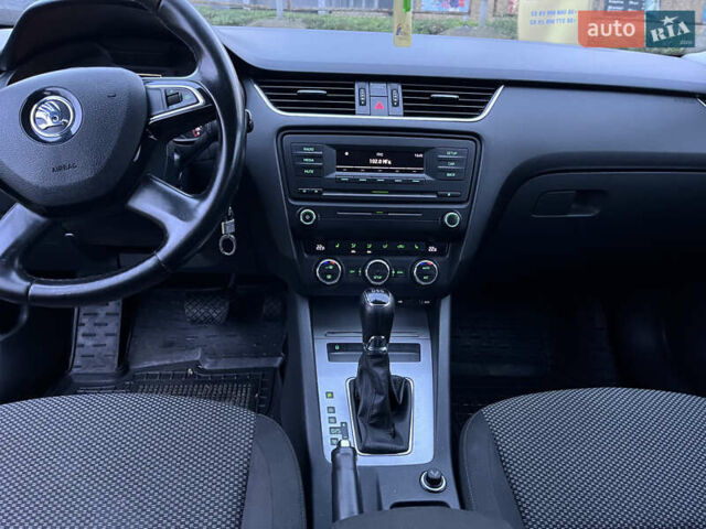 Черный Шкода Октавия, объемом двигателя 1.8 л и пробегом 90 тыс. км за 10900 $, фото 3 на Automoto.ua