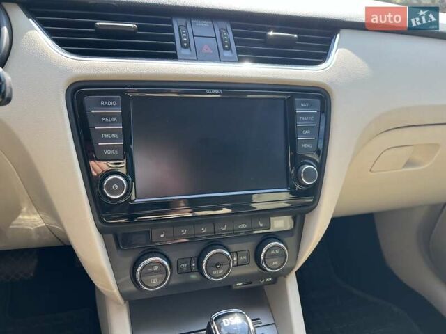 Черный Шкода Октавия, объемом двигателя 1.97 л и пробегом 220 тыс. км за 12300 $, фото 3 на Automoto.ua