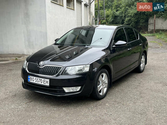 Черный Шкода Октавия, объемом двигателя 1.2 л и пробегом 267 тыс. км за 8500 $, фото 2 на Automoto.ua