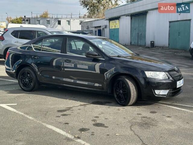 Черный Шкода Октавия, объемом двигателя 1.6 л и пробегом 300 тыс. км за 9790 $, фото 4 на Automoto.ua