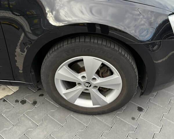 Черный Шкода Октавия, объемом двигателя 1.97 л и пробегом 236 тыс. км за 12000 $, фото 4 на Automoto.ua