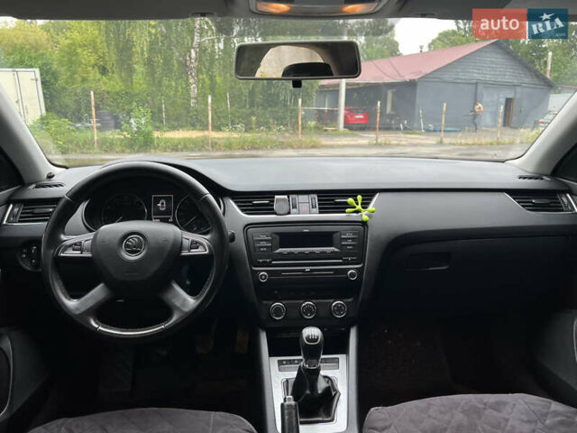 Черный Шкода Октавия, объемом двигателя 1.2 л и пробегом 267 тыс. км за 8500 $, фото 31 на Automoto.ua