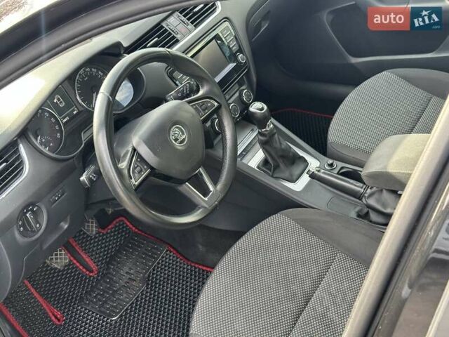 Черный Шкода Октавия, объемом двигателя 1.6 л и пробегом 300 тыс. км за 9790 $, фото 16 на Automoto.ua