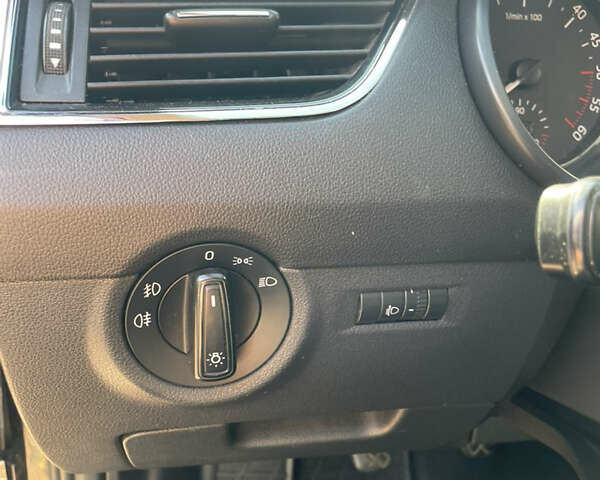 Черный Шкода Октавия, объемом двигателя 1.6 л и пробегом 270 тыс. км за 9600 $, фото 28 на Automoto.ua