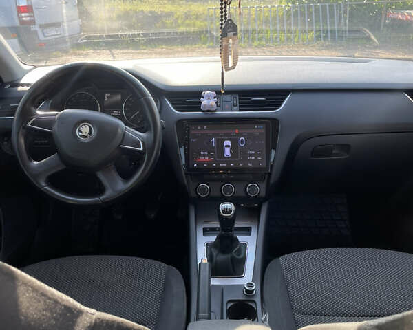 Черный Шкода Октавия, объемом двигателя 1.6 л и пробегом 270 тыс. км за 9600 $, фото 19 на Automoto.ua