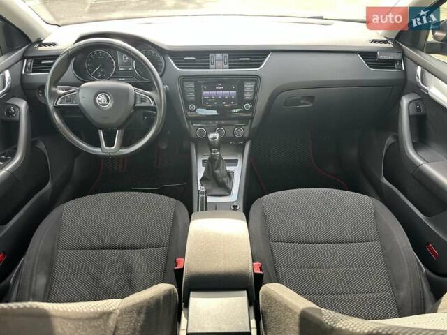 Черный Шкода Октавия, объемом двигателя 1.6 л и пробегом 300 тыс. км за 9790 $, фото 32 на Automoto.ua