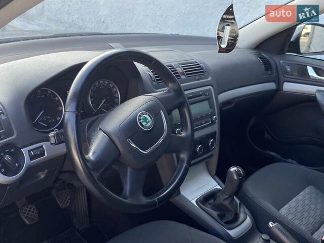 Шкода Октавия 2013 в Вознесенске на Automoto.ua Черный Шкода Октавия, объемом двигателя 1.4 л и пробегом 232 тыс. км за 6900 $, фото 4 на Automoto.ua