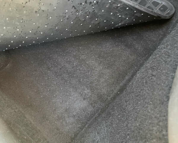 Черный Шкода Октавия, объемом двигателя 1.6 л и пробегом 270 тыс. км за 9600 $, фото 18 на Automoto.ua