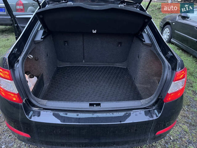 Черный Шкода Октавия, объемом двигателя 1.8 л и пробегом 90 тыс. км за 10900 $, фото 4 на Automoto.ua