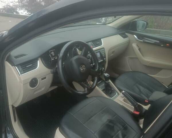 Черный Шкода Октавия, объемом двигателя 1.6 л и пробегом 252 тыс. км за 9000 $, фото 7 на Automoto.ua