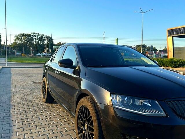 Черный Шкода Октавия, объемом двигателя 1.8 л и пробегом 152 тыс. км за 12300 $, фото 1 на Automoto.ua