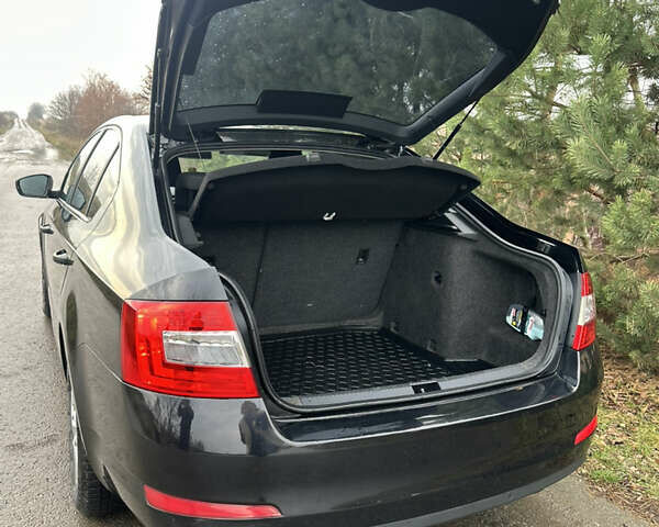 Чорний Шкода Октавія, об'ємом двигуна 1.2 л та пробігом 216 тис. км за 7800 $, фото 6 на Automoto.ua