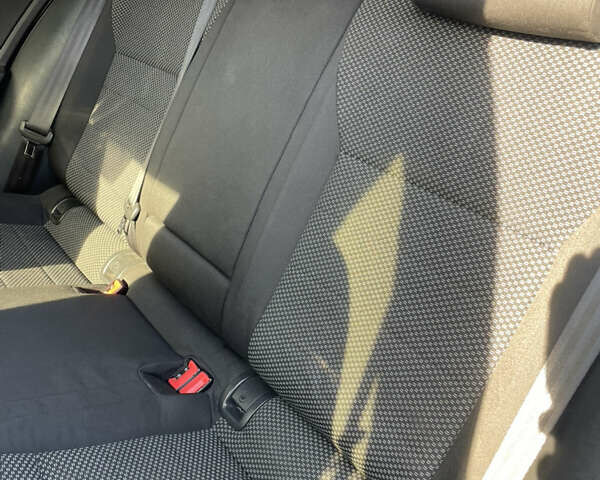 Черный Шкода Октавия, объемом двигателя 1.6 л и пробегом 270 тыс. км за 9600 $, фото 17 на Automoto.ua