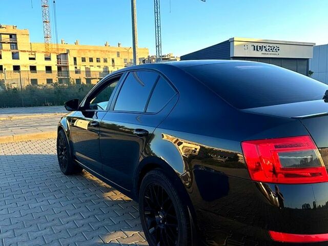 Черный Шкода Октавия, объемом двигателя 1.8 л и пробегом 152 тыс. км за 12300 $, фото 3 на Automoto.ua