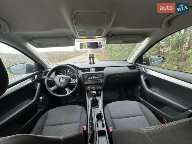 Чорний Шкода Октавія, об'ємом двигуна 1.2 л та пробігом 216 тис. км за 7800 $, фото 5 на Automoto.ua