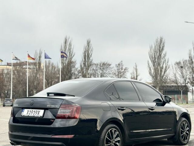 Чорний Шкода Октавія, об'ємом двигуна 1.8 л та пробігом 212 тис. км за 10500 $, фото 5 на Automoto.ua