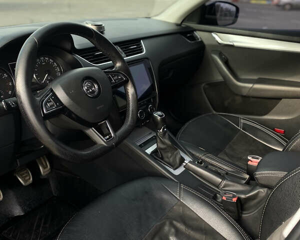 Чорний Шкода Октавія, об'ємом двигуна 1.8 л та пробігом 212 тис. км за 10500 $, фото 8 на Automoto.ua