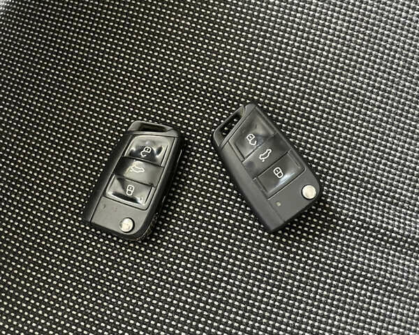 Черный Шкода Октавия, объемом двигателя 1.6 л и пробегом 270 тыс. км за 9600 $, фото 39 на Automoto.ua