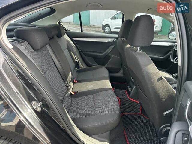 Черный Шкода Октавия, объемом двигателя 1.6 л и пробегом 300 тыс. км за 9790 $, фото 30 на Automoto.ua