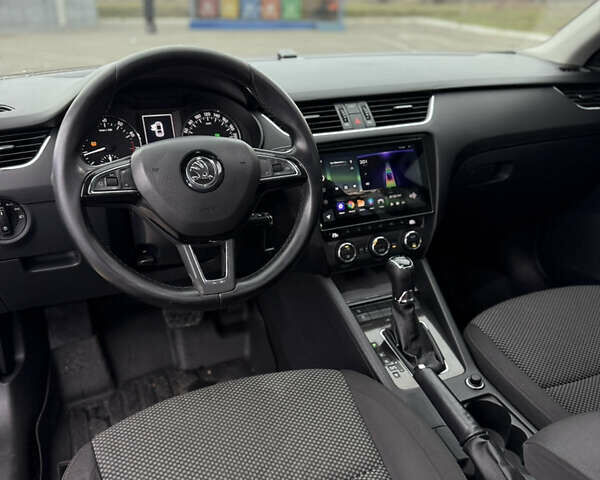 Черный Шкода Октавия, объемом двигателя 1.8 л и пробегом 194 тыс. км за 10500 $, фото 8 на Automoto.ua