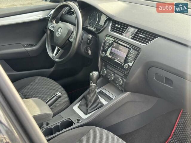 Черный Шкода Октавия, объемом двигателя 1.6 л и пробегом 300 тыс. км за 9790 $, фото 27 на Automoto.ua