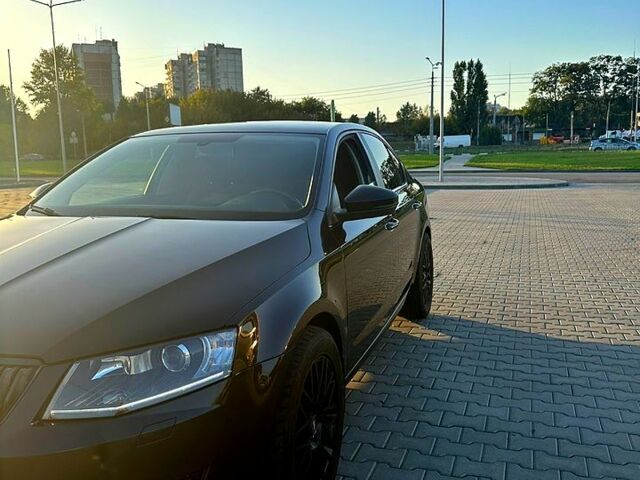 Черный Шкода Октавия, объемом двигателя 1.8 л и пробегом 152 тыс. км за 12300 $, фото 4 на Automoto.ua