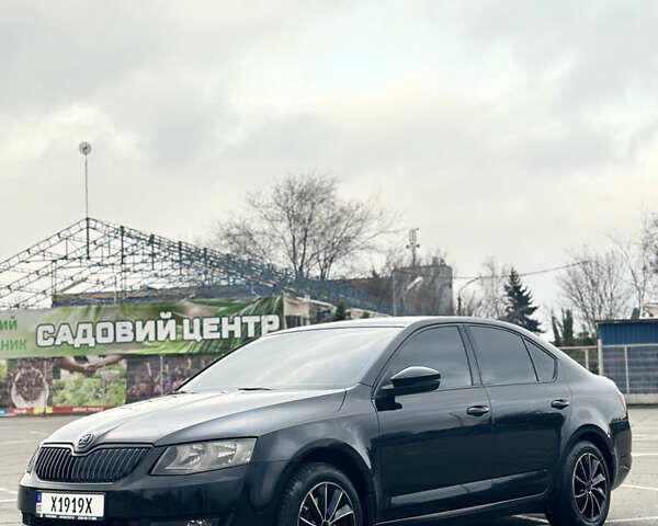 Чорний Шкода Октавія, об'ємом двигуна 1.8 л та пробігом 212 тис. км за 10500 $, фото 2 на Automoto.ua