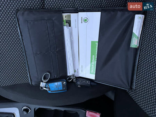 Черный Шкода Октавия, объемом двигателя 1.8 л и пробегом 90 тыс. км за 10900 $, фото 7 на Automoto.ua