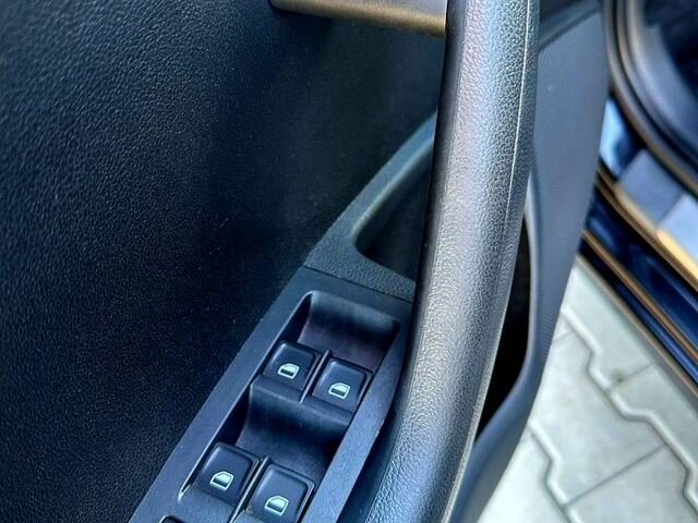 Черный Шкода Октавия, объемом двигателя 1.8 л и пробегом 152 тыс. км за 12300 $, фото 6 на Automoto.ua