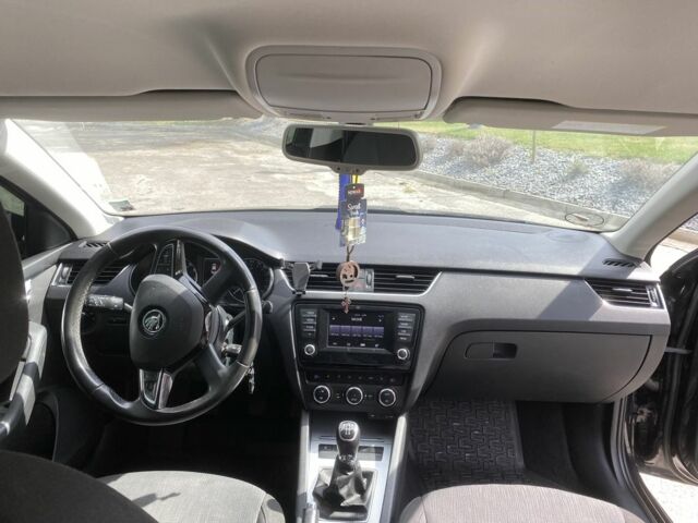 Черный Шкода Октавия, объемом двигателя 1.6 л и пробегом 237 тыс. км за 10900 $, фото 17 на Automoto.ua