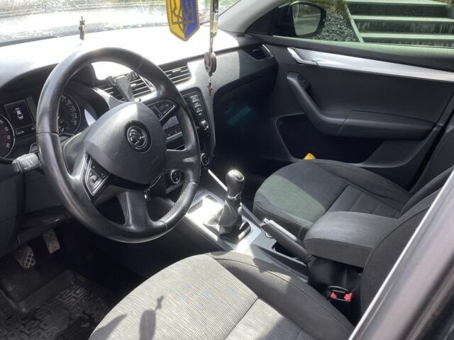 Черный Шкода Октавия, объемом двигателя 1.6 л и пробегом 237 тыс. км за 10900 $, фото 18 на Automoto.ua