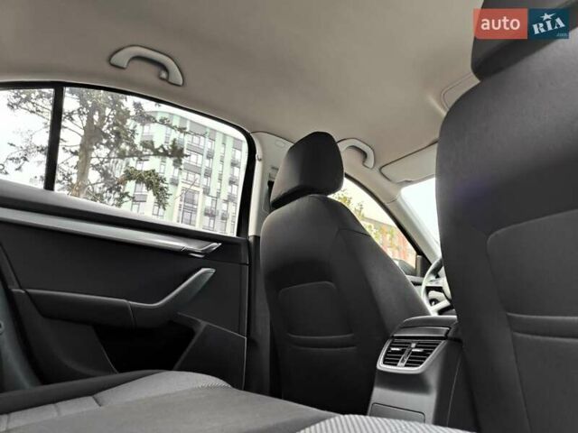 Черный Шкода Октавия, объемом двигателя 1.4 л и пробегом 252 тыс. км за 9990 $, фото 56 на Automoto.ua