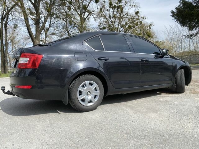 Черный Шкода Октавия, объемом двигателя 1.6 л и пробегом 237 тыс. км за 10900 $, фото 10 на Automoto.ua