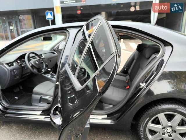 Черный Шкода Октавия, объемом двигателя 1.4 л и пробегом 252 тыс. км за 9990 $, фото 5 на Automoto.ua