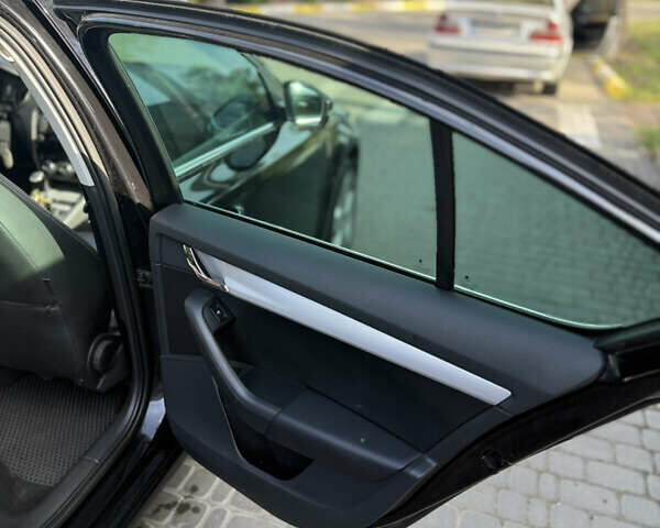 Черный Шкода Октавия, объемом двигателя 1.6 л и пробегом 254 тыс. км за 11500 $, фото 12 на Automoto.ua