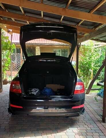 Черный Шкода Октавия, объемом двигателя 1.8 л и пробегом 261 тыс. км за 10750 $, фото 6 на Automoto.ua