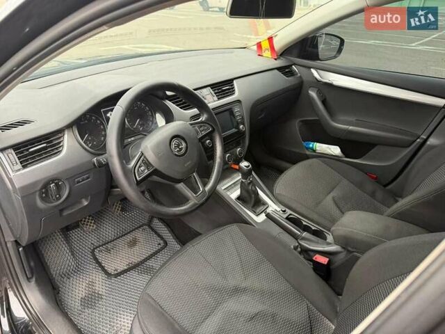 Черный Шкода Октавия, объемом двигателя 1.97 л и пробегом 226 тыс. км за 11500 $, фото 12 на Automoto.ua