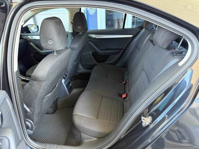 Чорний Шкода Октавія, об'ємом двигуна 2 л та пробігом 263 тис. км за 9900 $, фото 20 на Automoto.ua