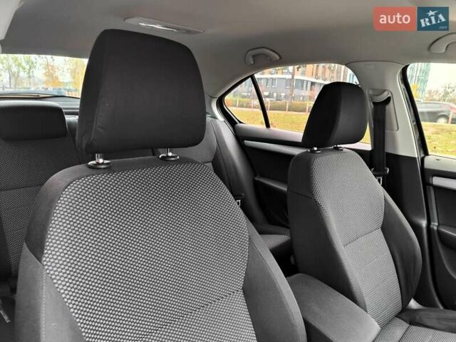 Черный Шкода Октавия, объемом двигателя 1.4 л и пробегом 252 тыс. км за 9990 $, фото 51 на Automoto.ua