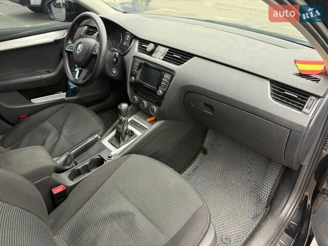 Черный Шкода Октавия, объемом двигателя 1.97 л и пробегом 226 тыс. км за 11500 $, фото 19 на Automoto.ua