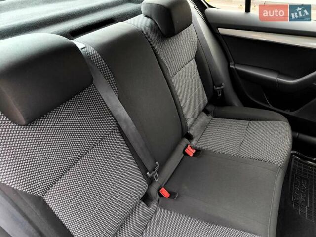 Черный Шкода Октавия, объемом двигателя 1.4 л и пробегом 252 тыс. км за 9990 $, фото 57 на Automoto.ua