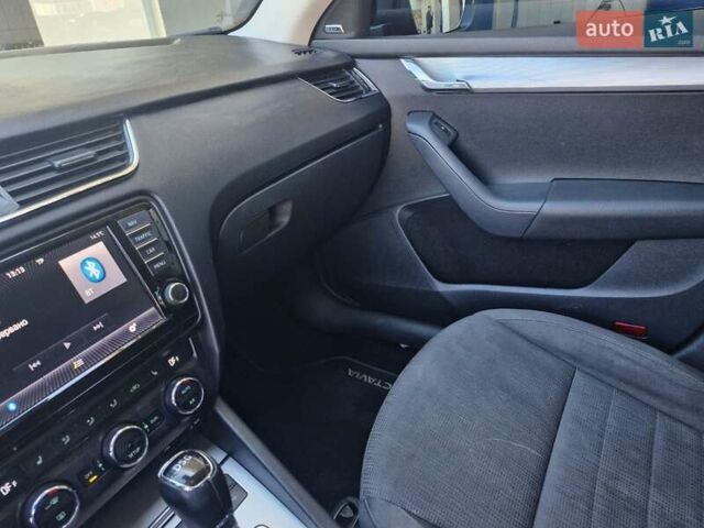 Черный Шкода Октавия, объемом двигателя 1.6 л и пробегом 255 тыс. км за 10499 $, фото 24 на Automoto.ua