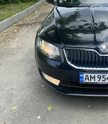 Черный Шкода Октавия, объемом двигателя 1.6 л и пробегом 237 тыс. км за 10900 $, фото 5 на Automoto.ua